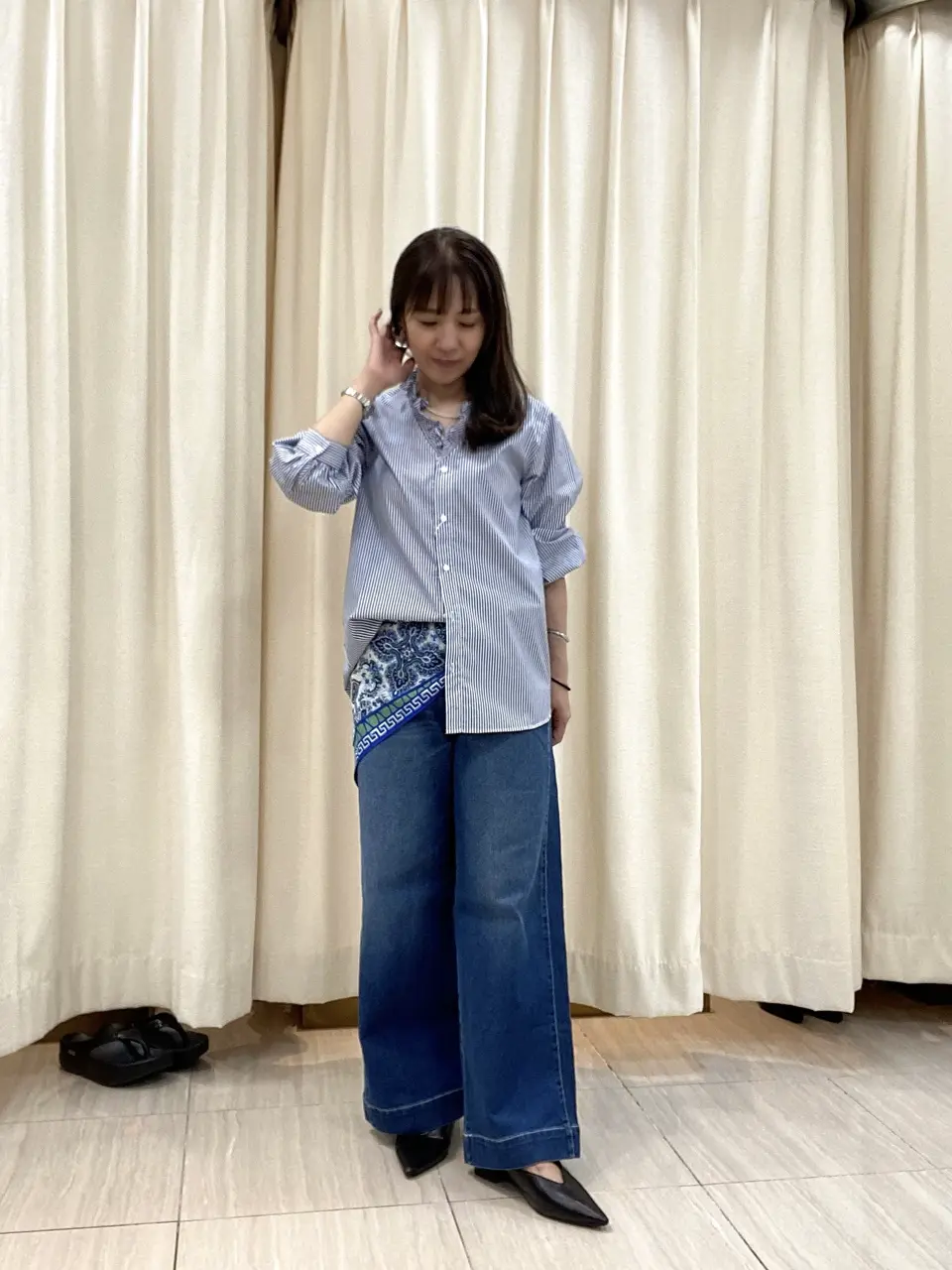 DoCLASSSE ネイビー　ビーズ装飾 ジャンパー DoCLASSE - 美品 DoCLASSSE ビーズ装飾 ジャンパー ブルゾン ブラック