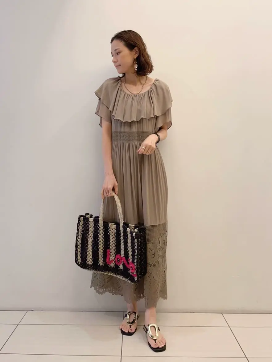 GRACE CONTINENTAL 亀田 未希 コーディネート画像