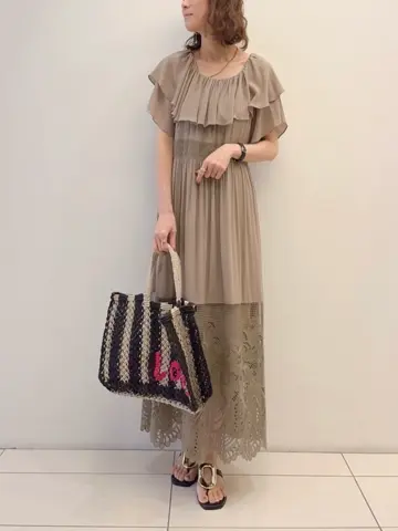 GRACE CONTINENTAL 亀田 未希 コーディネート画像