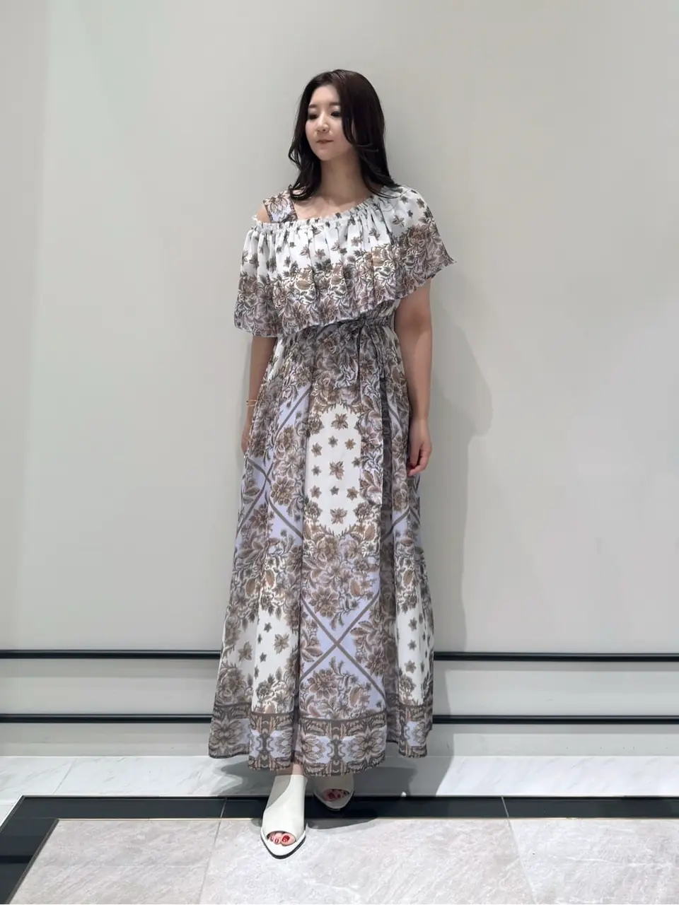 GRACE CONTINENTAL MOMOKO コーディネート画像