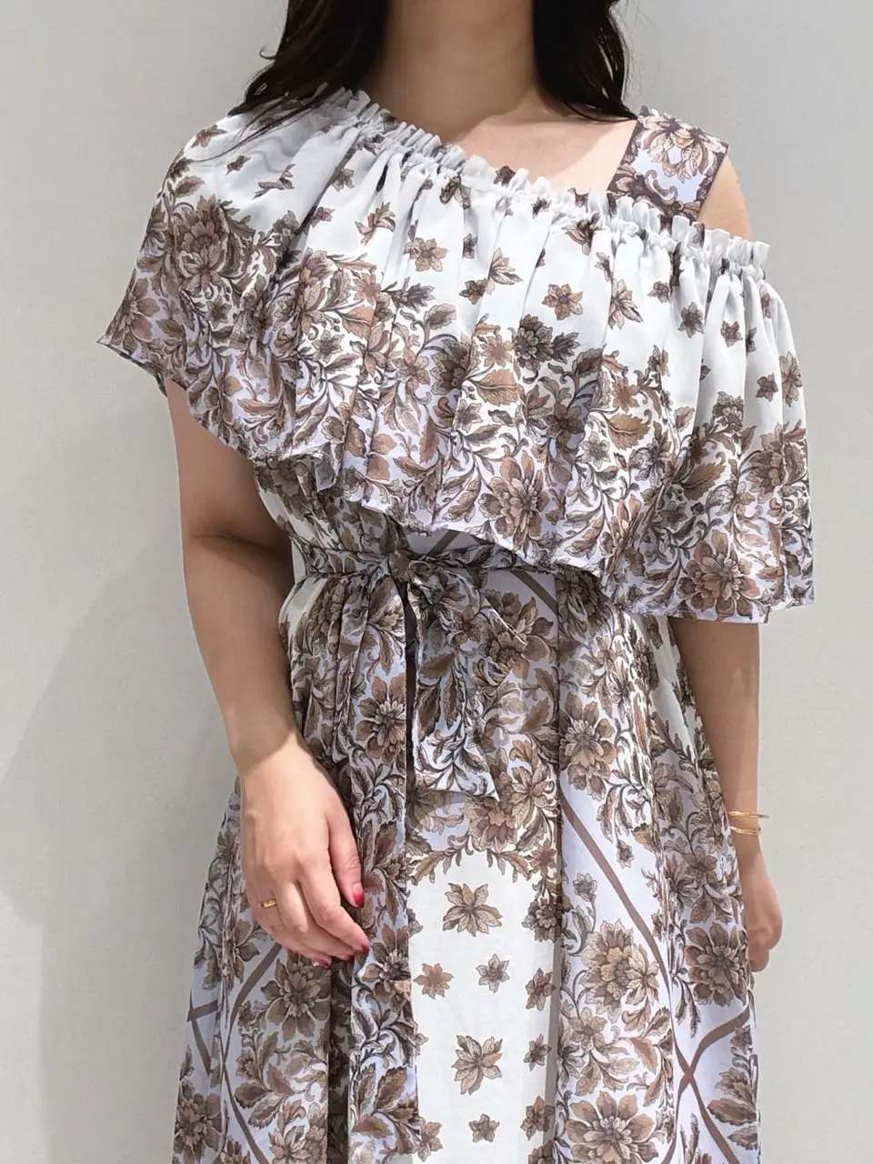 GRACE CONTINENTAL MOMOKO コーディネート画像