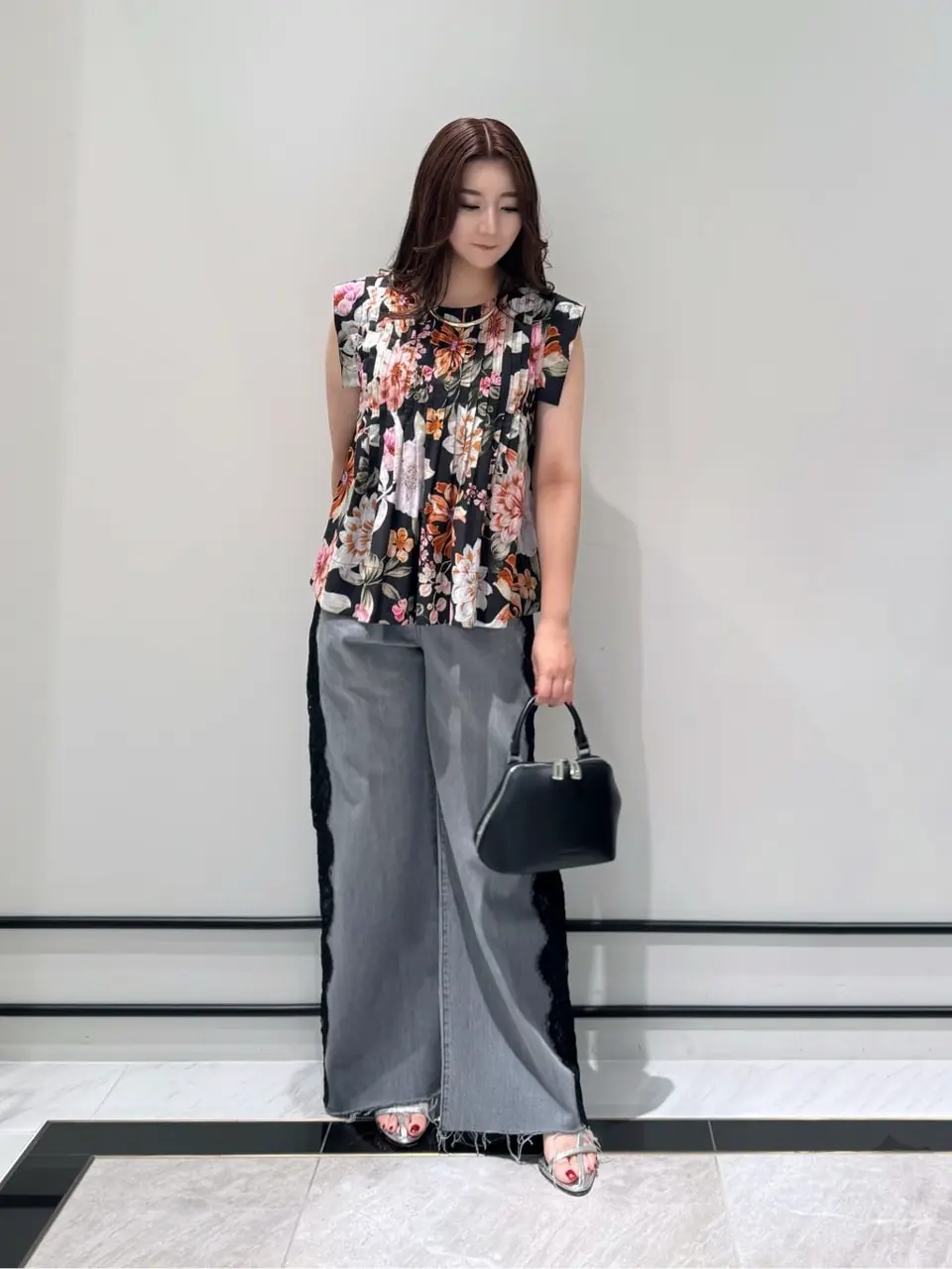 GRACE CONTINENTAL MOMOKO コーディネート画像