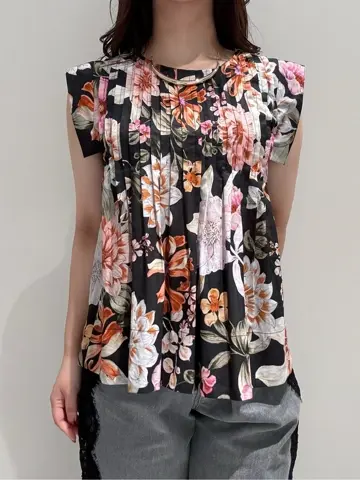 GRACE CONTINENTAL MOMOKO コーディネート画像