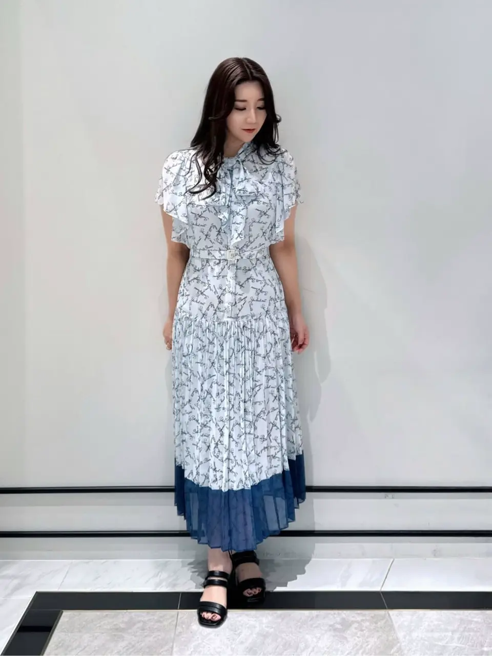 GRACE CONTINENTAL MOMOKO コーディネート画像