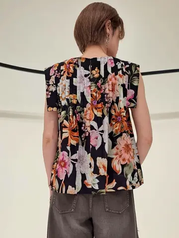 GRACE CONTINENTAL 今野　志保 コーディネート画像