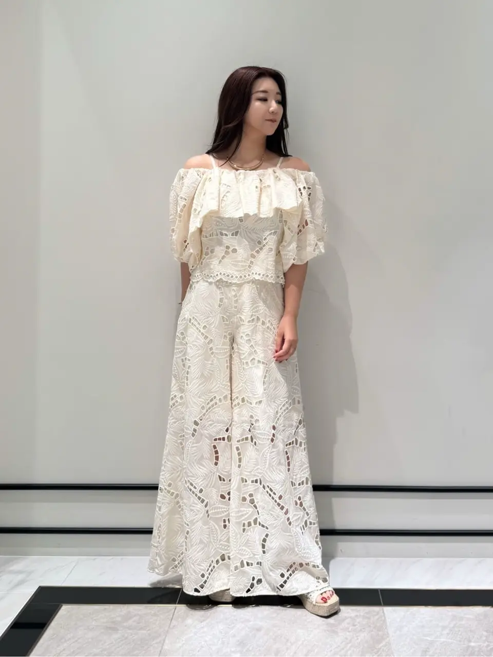 GRACE CONTINENTAL MOMOKO コーディネート画像