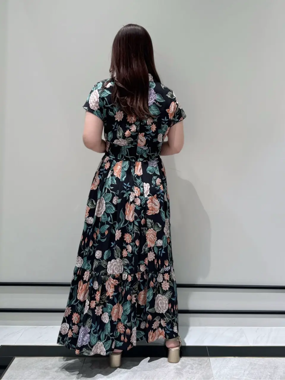 GRACE CONTINENTAL MOMOKO コーディネート画像