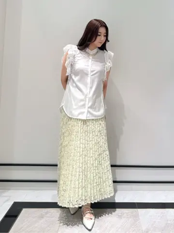 GRACE CONTINENTAL MOMOKO コーディネート画像