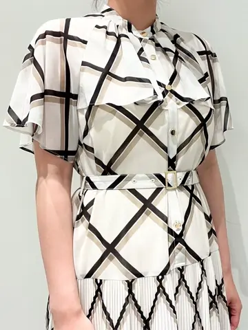 GRACE CONTINENTAL CHISAKO.S コーディネート画像