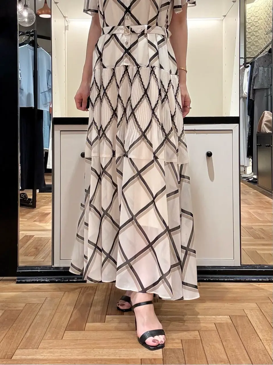 GRACE CONTINENTAL FUKUSHIMA YURIE コーディネート画像