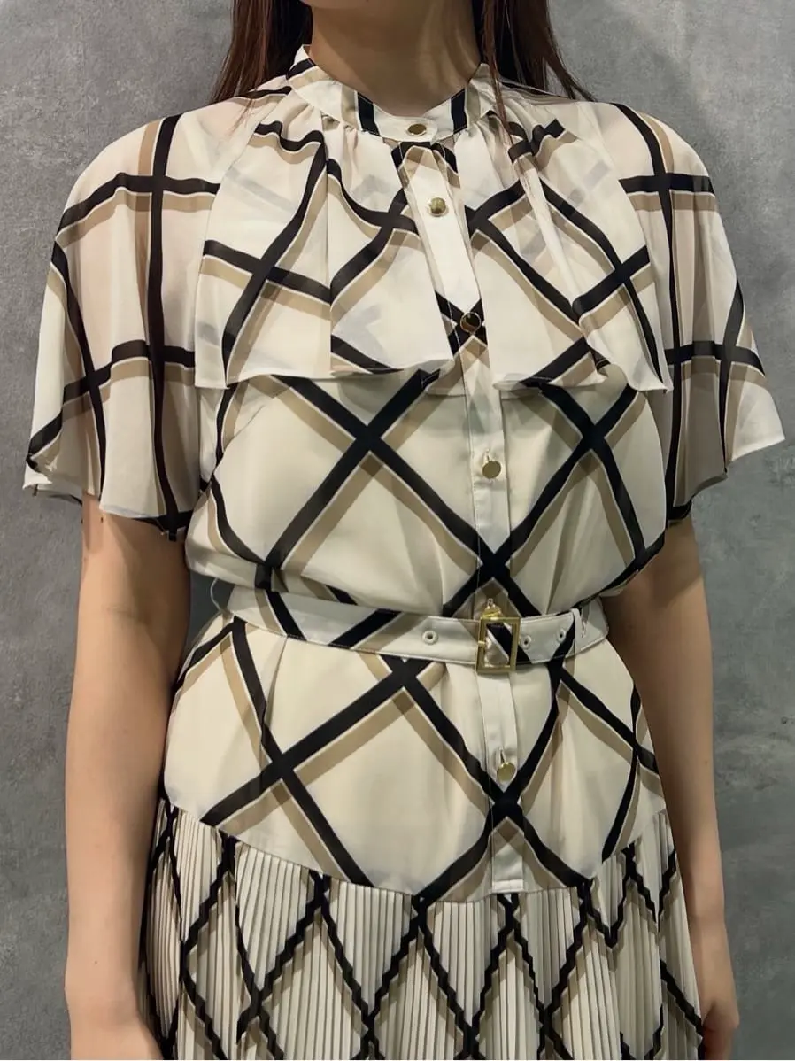 GRACE CONTINENTAL 赤坂 梨来 コーディネート画像