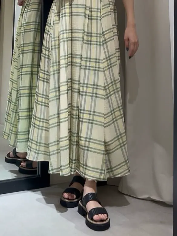 GRACE CONTINENTAL 端場　わかな コーディネート画像