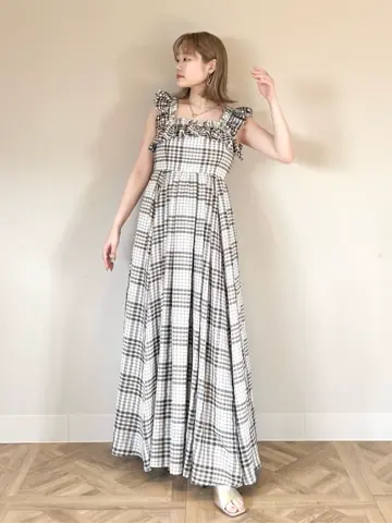 GRACE CONTINENTAL SAYUMI Nagashima コーディネート画像