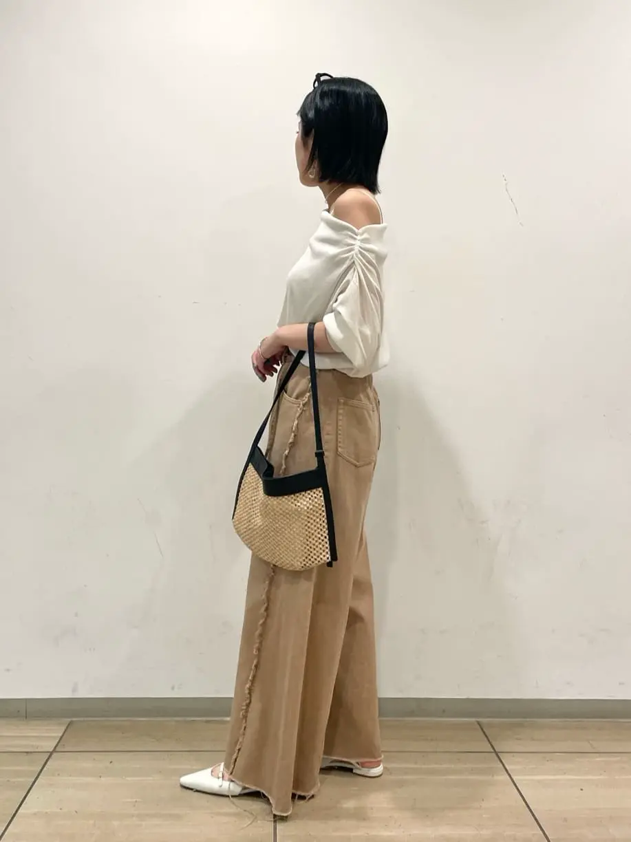 GRACE CONTINENTAL yoshi コーディネート画像