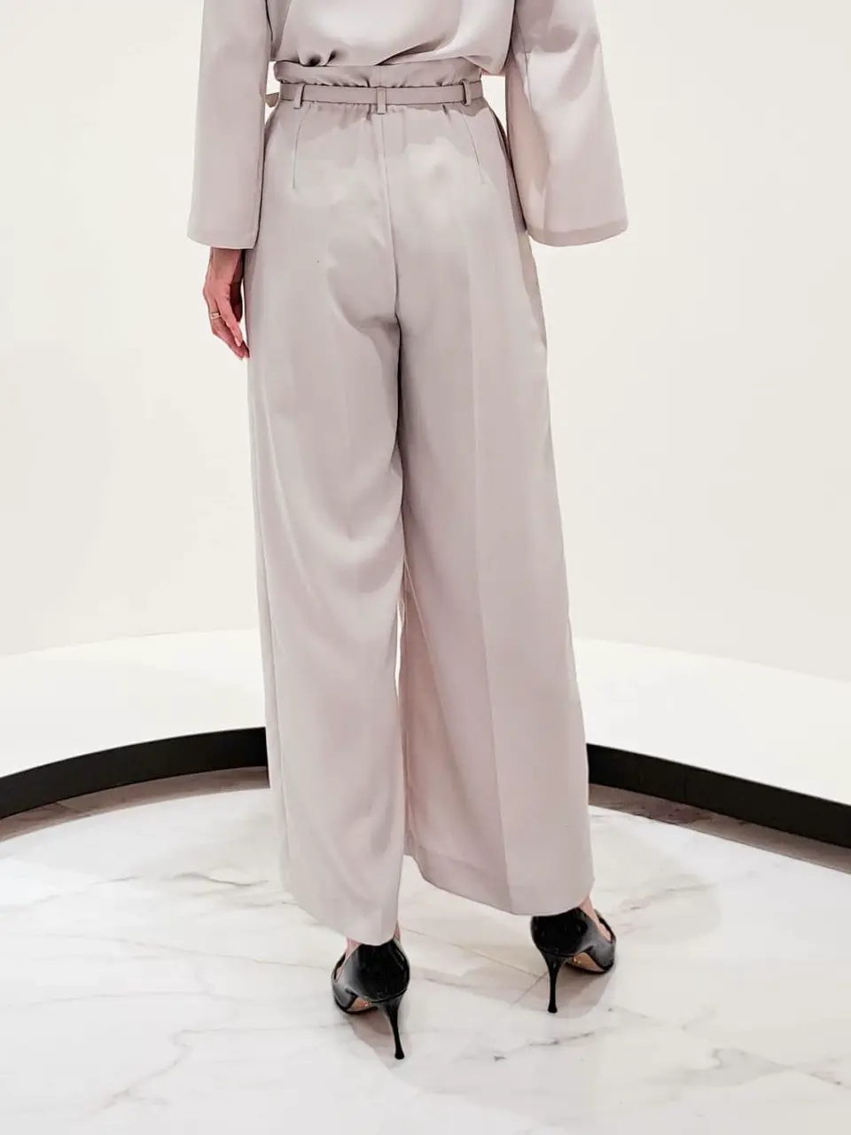 GRACE CONTINENTAL 今野　志保 コーディネート画像