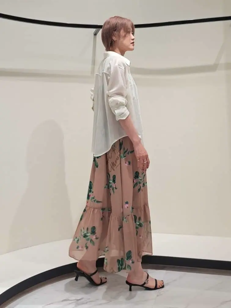 GRACE CONTINENTAL 今野　志保 コーディネート画像