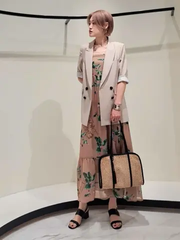 GRACE CONTINENTAL 今野　志保 コーディネート画像