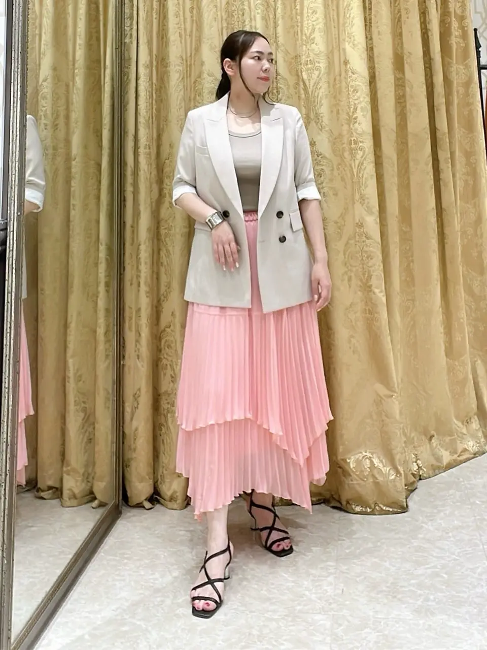 GRACE CONTINENTAL 泉　敦子 コーディネート画像