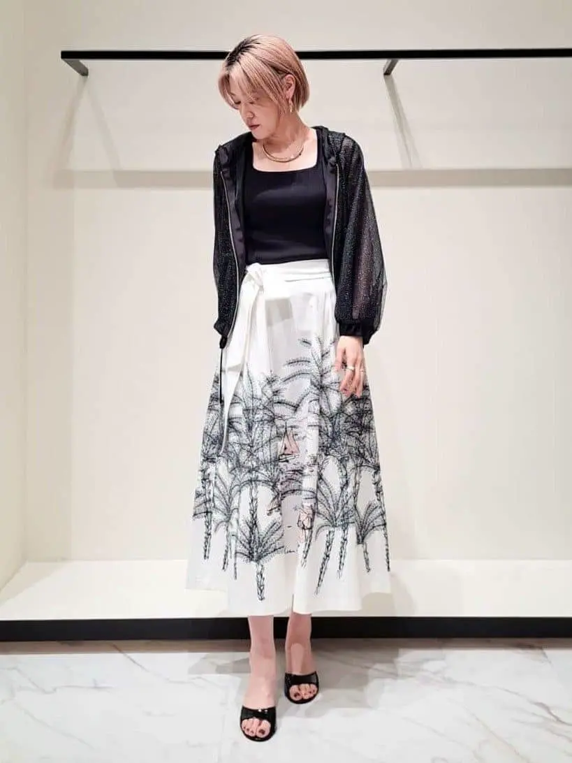 GRACE CONTINENTAL 今野　志保 コーディネート画像