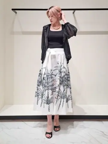 GRACE CONTINENTAL 今野　志保 コーディネート画像