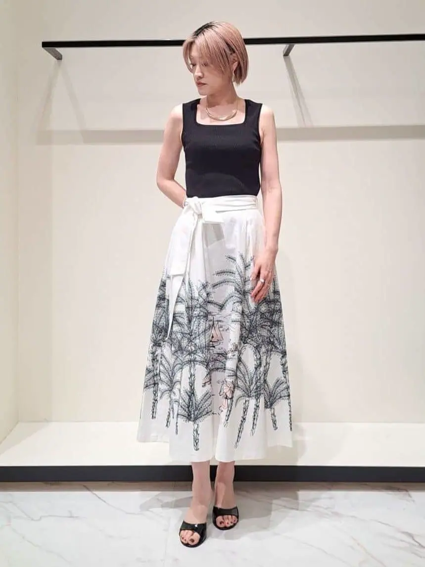 GRACE CONTINENTAL 今野　志保 コーディネート画像