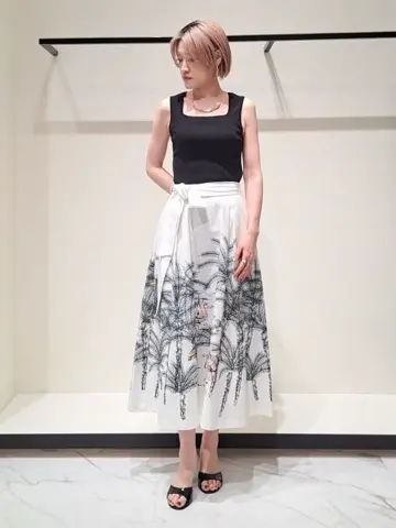 GRACE CONTINENTAL 今野　志保 コーディネート画像