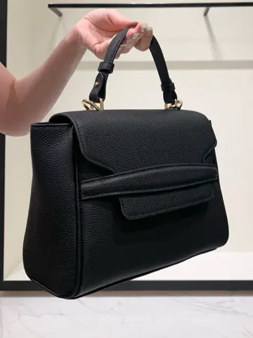 GRACE CONTINENTAL 平野 裕華 コーディネート画像