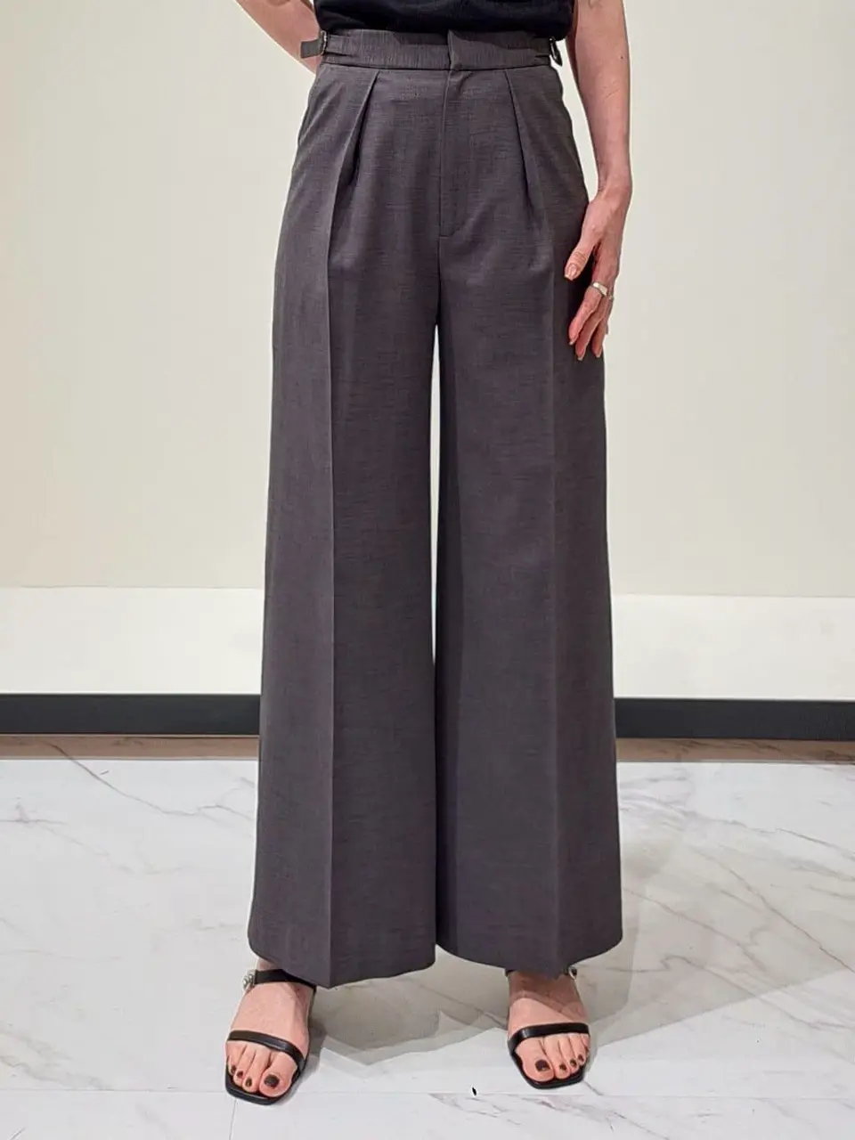 GRACE CONTINENTAL 今野　志保 コーディネート画像