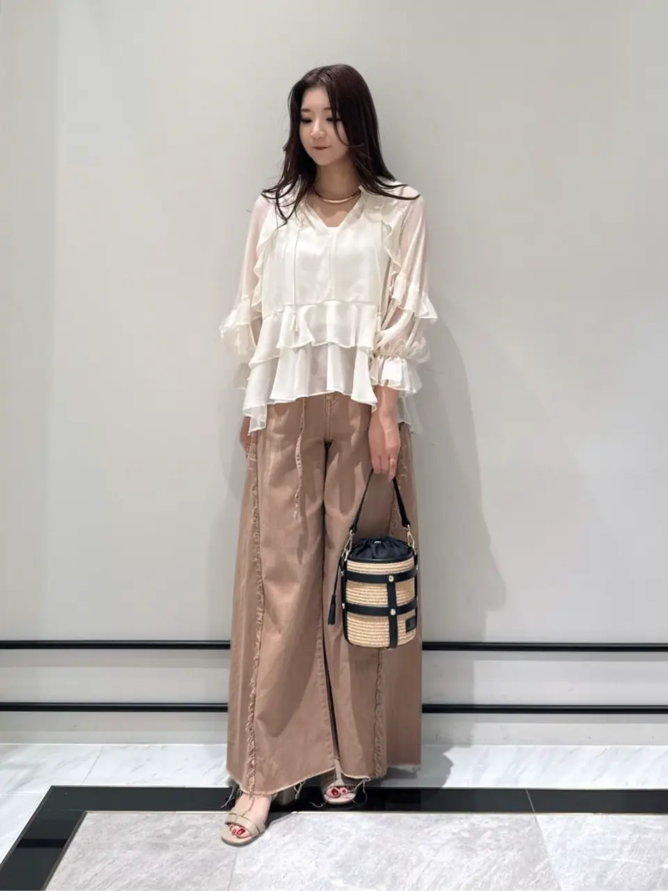 GRACE CONTINENTAL MOMOKO コーディネート画像