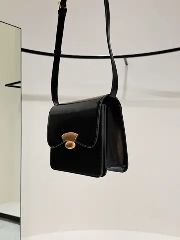 GRACE CONTINENTAL 今野　志保 コーディネート画像