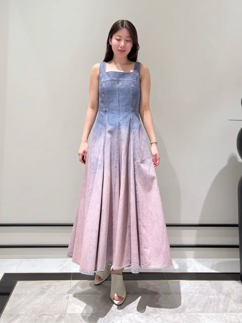  Shiori コーディネート画像