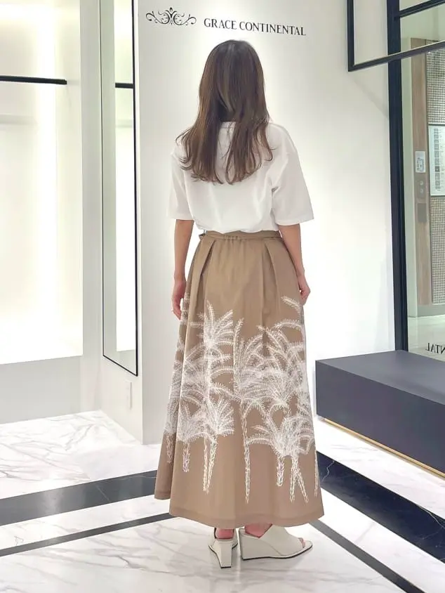 GRACE CONTINENTAL yukimi yonee コーディネート画像