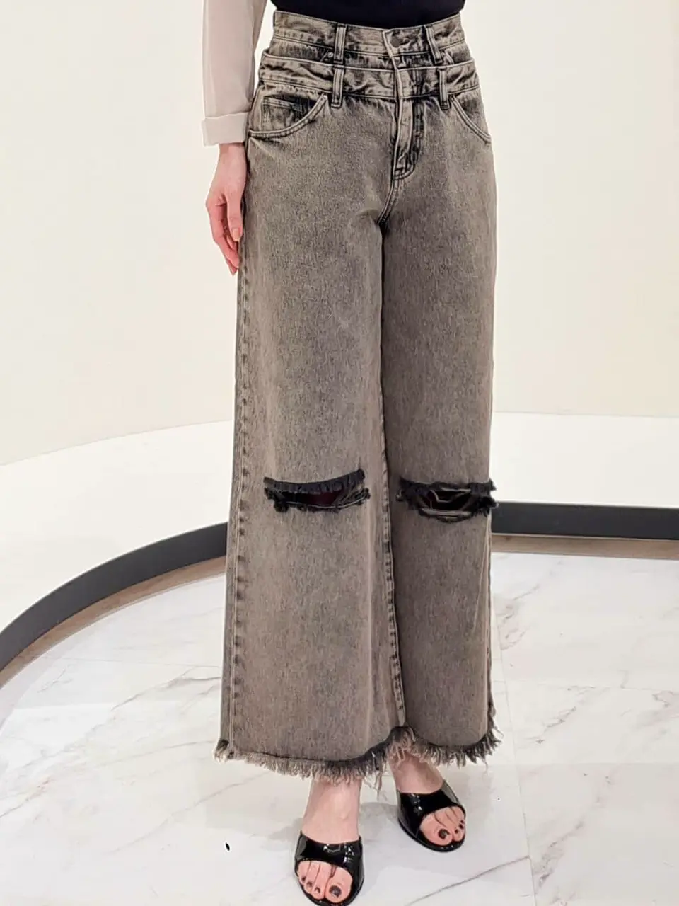 GRACE CONTINENTAL 今野　志保 コーディネート画像