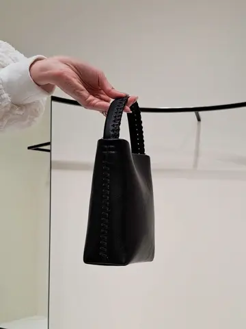 GRACE CONTINENTAL 今野　志保 コーディネート画像