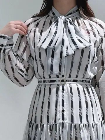 GRACE CONTINENTAL MOMOKO コーディネート画像