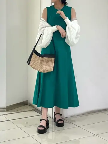 GRACE CONTINENTAL yoshi コーディネート画像