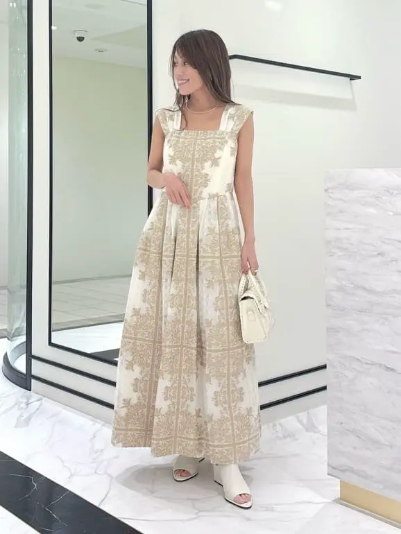 GRACE CONTINENTAL yukimi yonee コーディネート画像