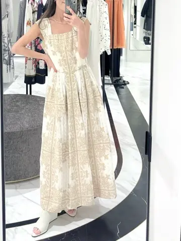 GRACE CONTINENTAL yukimi yonee コーディネート画像