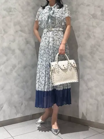 GRACE CONTINENTAL OZAWA コーディネート画像