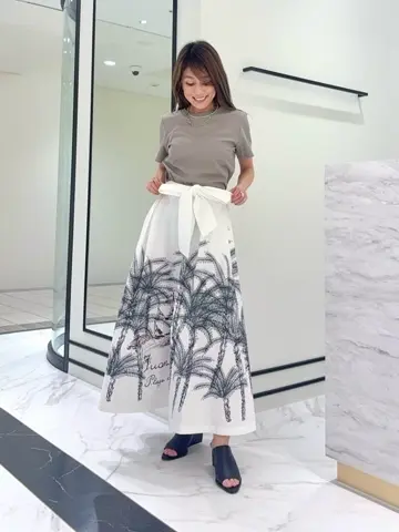 GRACE CONTINENTAL yukimi yonee コーディネート画像