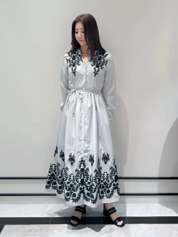 GRACE CONTINENTAL MOMOKO コーディネート画像