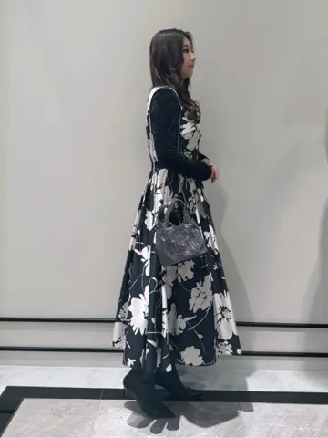 GRACE CONTINENTAL MOMOKO コーディネート画像