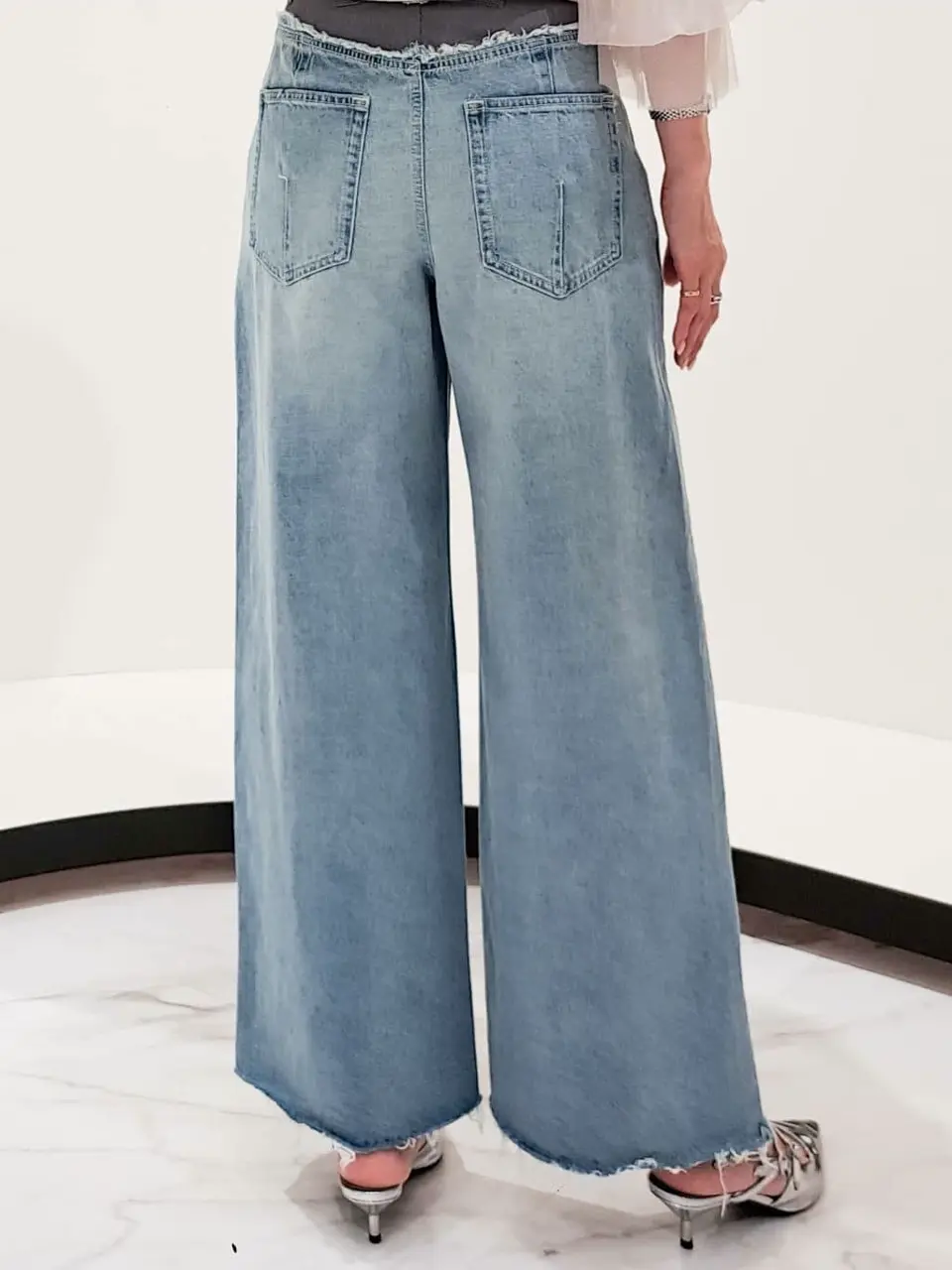 GRACE CONTINENTAL 今野　志保 コーディネート画像