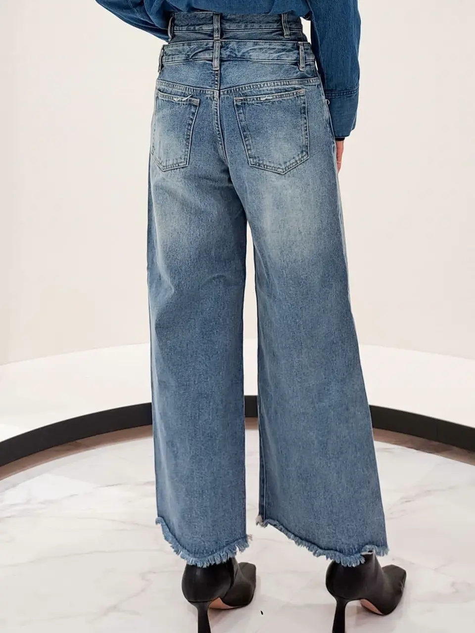 GRACE CONTINENTAL 今野　志保 コーディネート画像