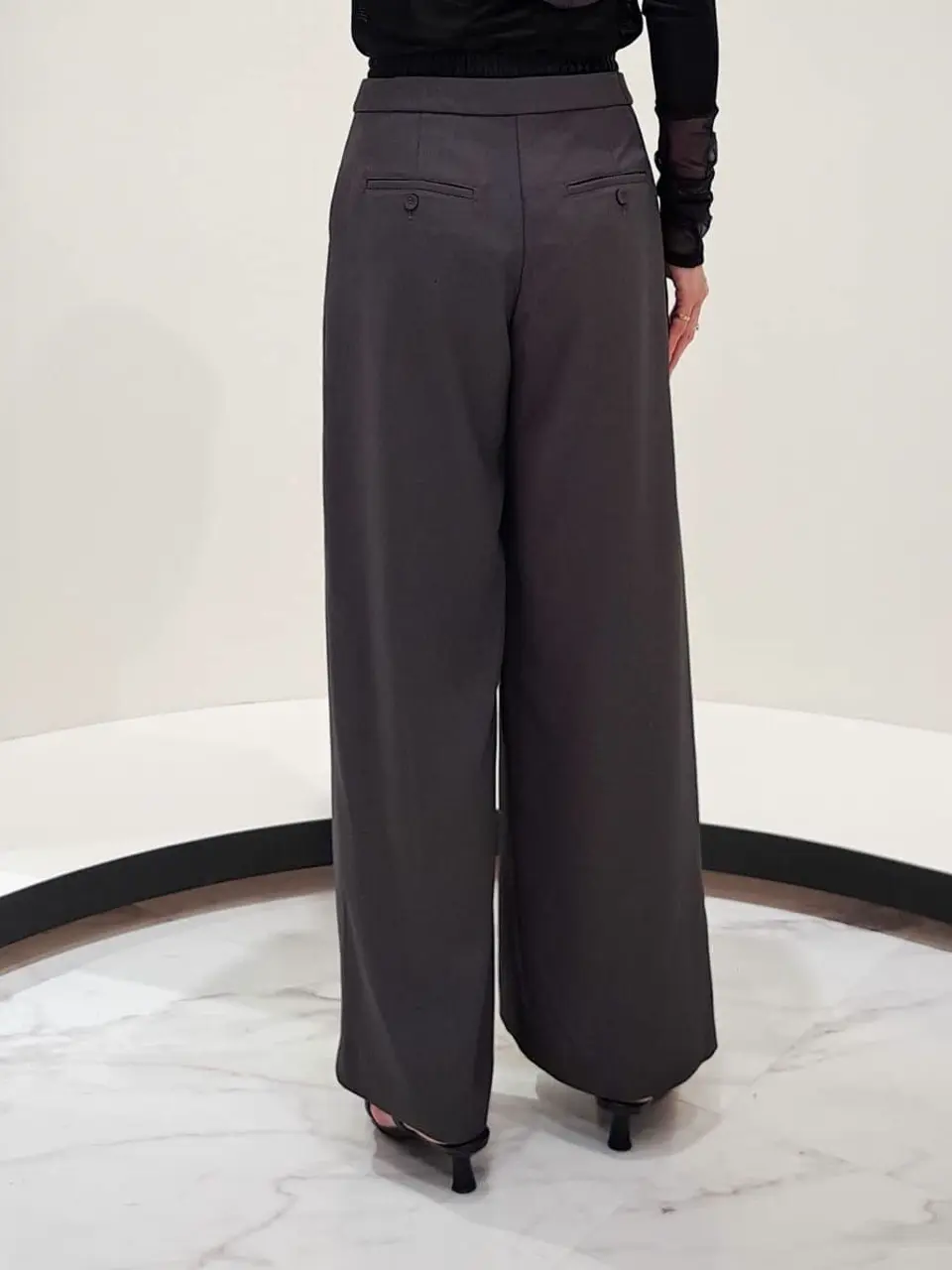 GRACE CONTINENTAL 今野　志保 コーディネート画像