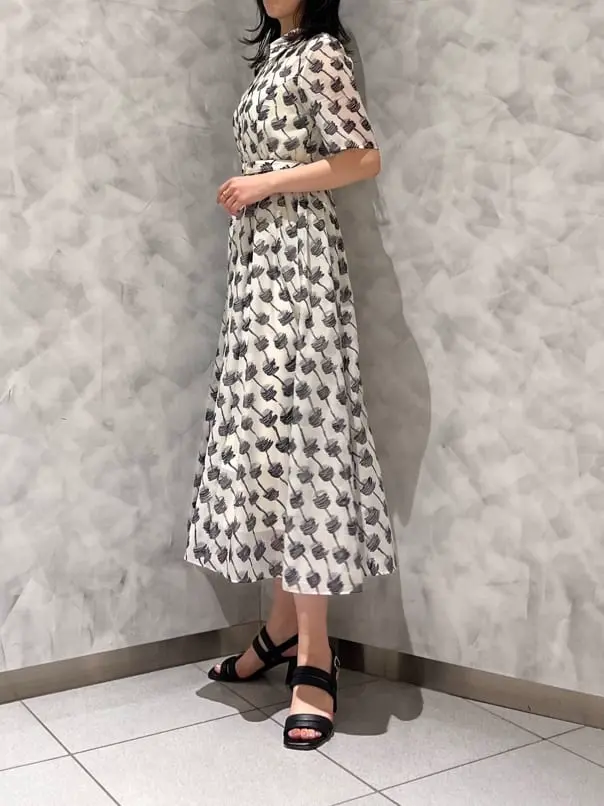 GRACE CONTINENTAL OZAWA コーディネート画像