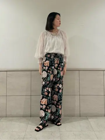 GRACE CONTINENTAL 伊藤　静華 コーディネート画像