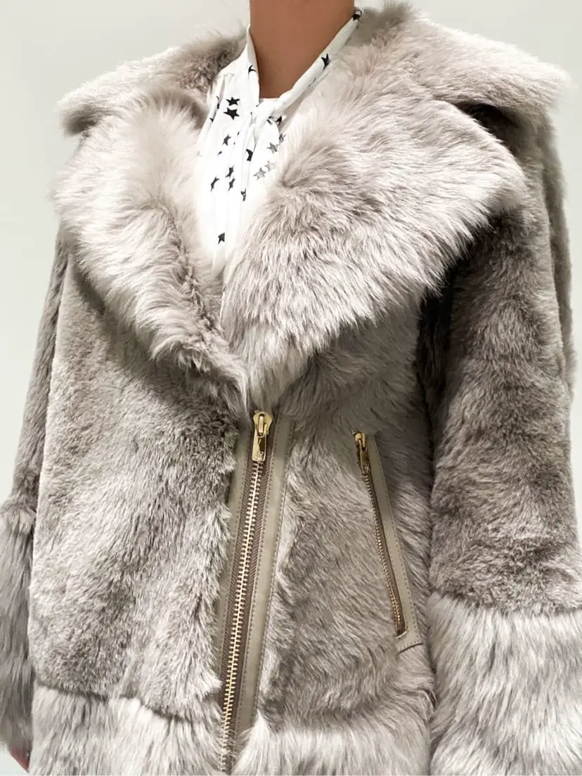 GRACE CONTINENTAL CHISAKO.S コーディネート画像