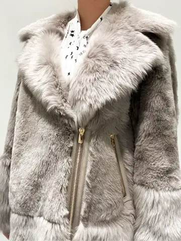 GRACE CONTINENTAL CHISAKO.S コーディネート画像