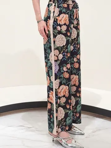 GRACE CONTINENTAL 今野　志保 コーディネート画像